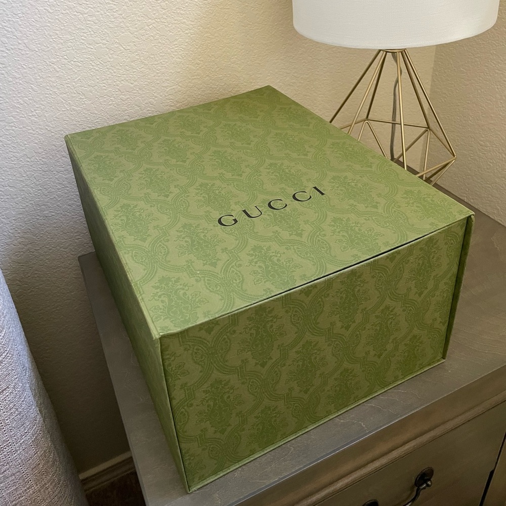 Gucci box